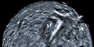 Miranda, la luna de Urano descubierta el 16 de febrero de 1948 por Gerard D. Kuiper