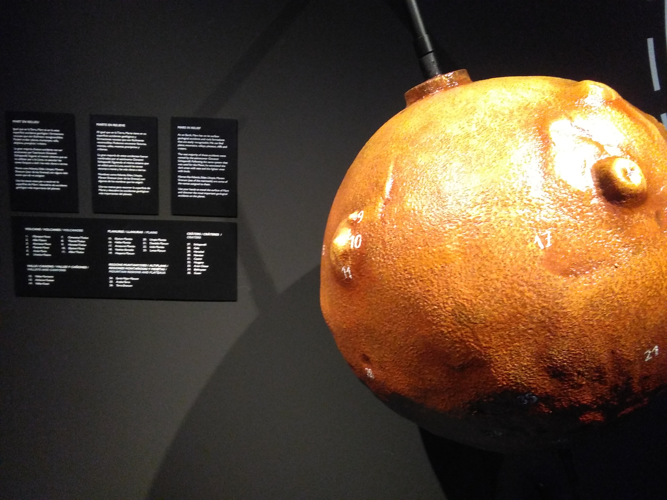 Maqueta de Marte reproducida en gran tamaño en el Museo de Ciencias Príncipe Felipe de Valencia.