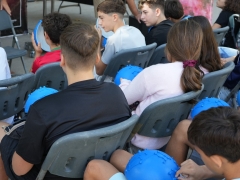 Localizando las constelaciones en las semiesferas del cielo del hemisferio norte táctiles